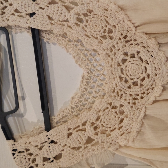 Passport blouse, size womans M, color cream - Picture 2 of 4